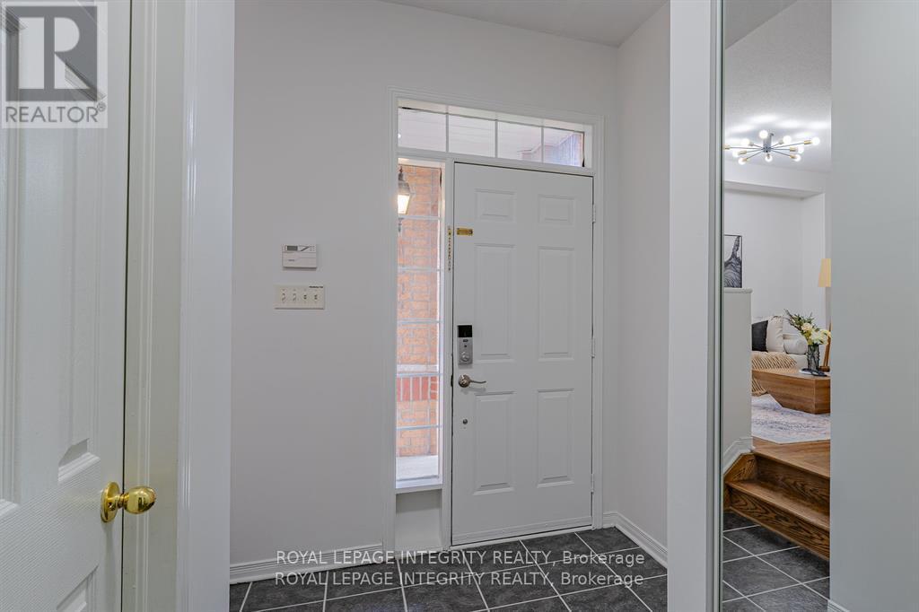 178 Insmill Crescent, Ottawa, Ontario  K2T 1G3 - Photo 3 - X12390503