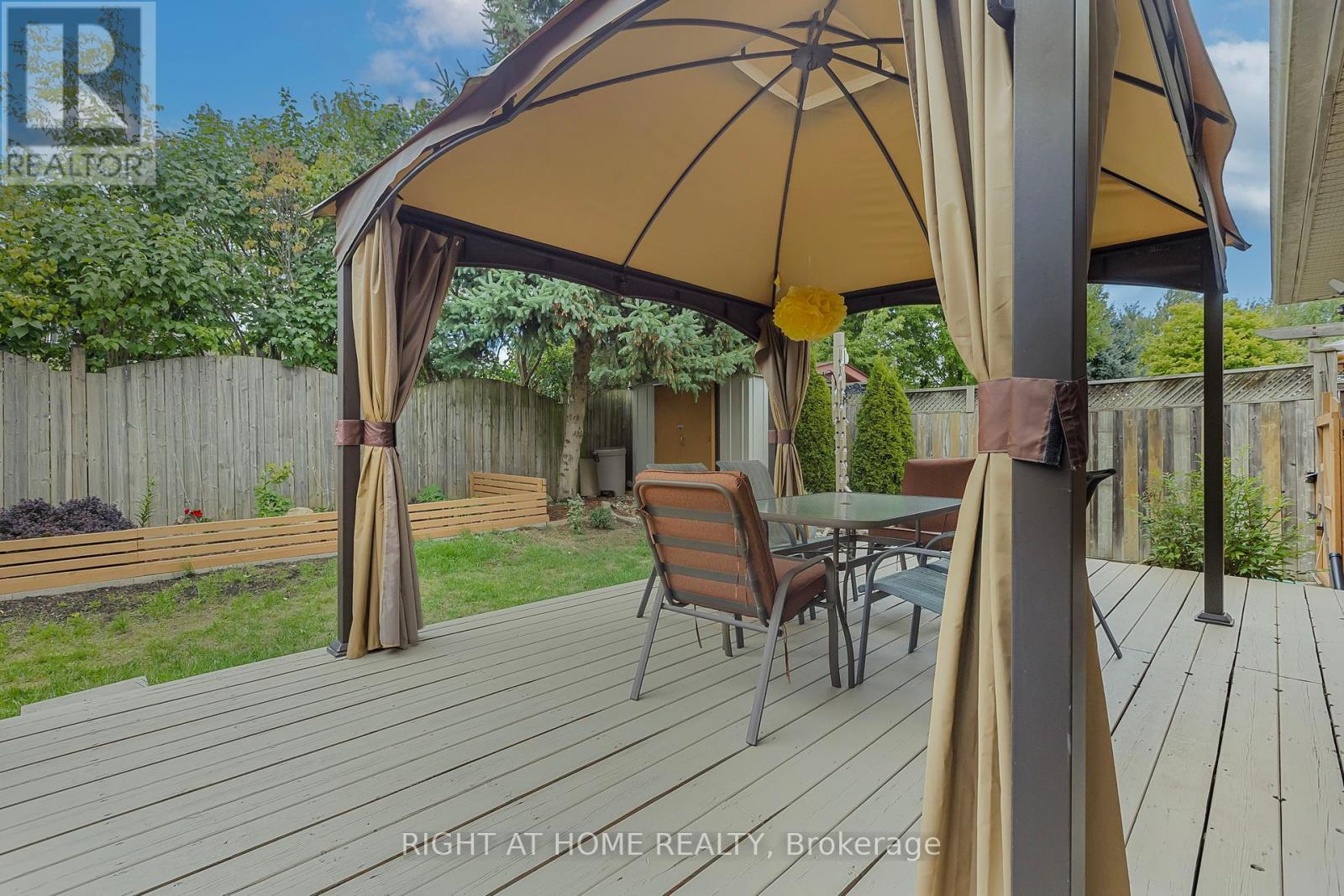 1 Bed Room - 212 Holbeach Crescent, Waterloo, Ontario  N2J 4Y4 - Photo 1 - X12390485