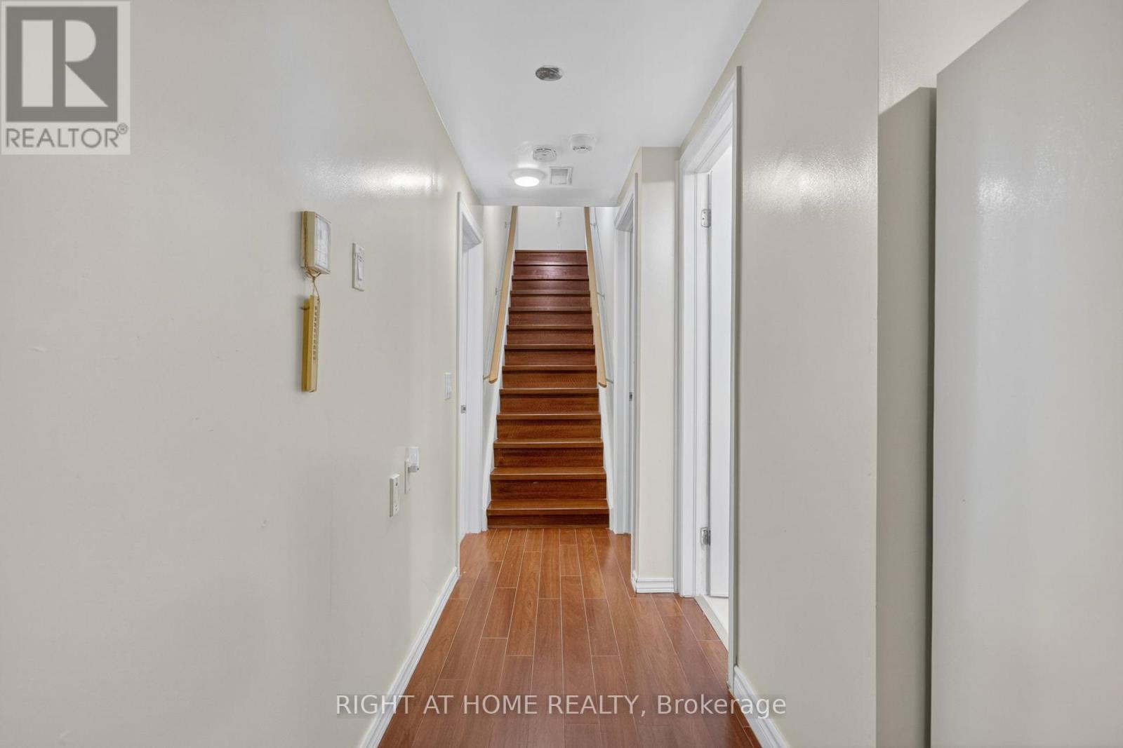 1 Bed Room - 212 Holbeach Crescent, Waterloo, Ontario  N2J 4Y4 - Photo 8 - X12390485