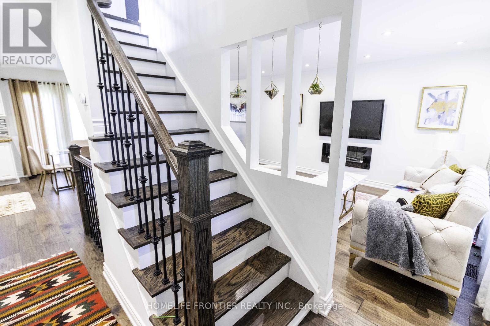 233 William Roe Boulevard, Newmarket, Ontario  L3Y 1B4 - Photo 19 - N12387668