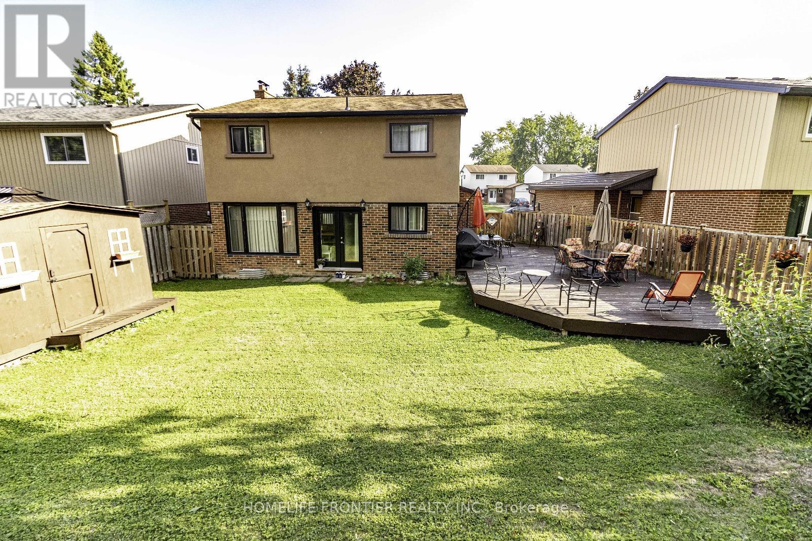 233 William Roe Boulevard, Newmarket, Ontario  L3Y 1B4 - Photo 2 - N12387668