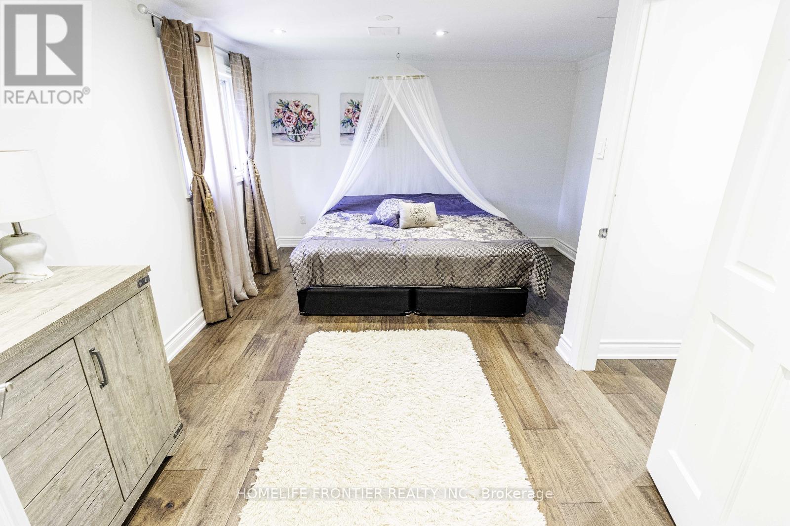 233 William Roe Boulevard, Newmarket, Ontario  L3Y 1B4 - Photo 7 - N12387668