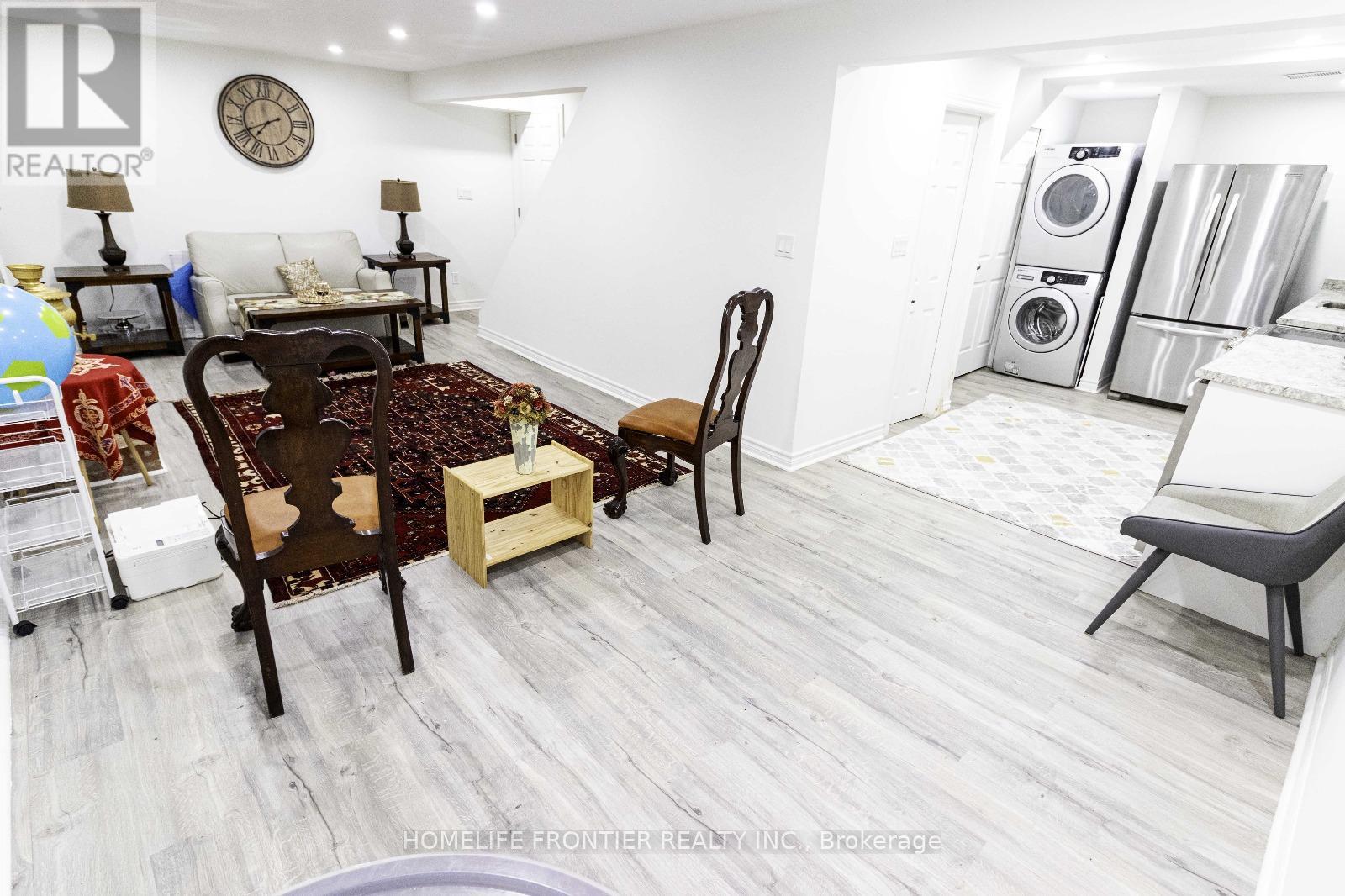233 William Roe Boulevard, Newmarket, Ontario  L3Y 1B4 - Photo 23 - N12387668