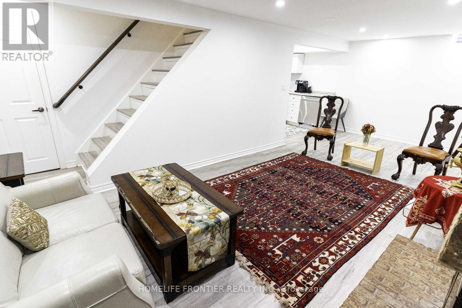 233 William Roe Boulevard, Newmarket, Ontario  L3Y 1B4 - Photo 20 - N12387668
