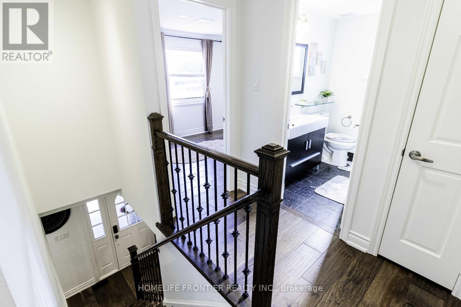 233 William Roe Boulevard, Newmarket, Ontario  L3Y 1B4 - Photo 10 - N12387668
