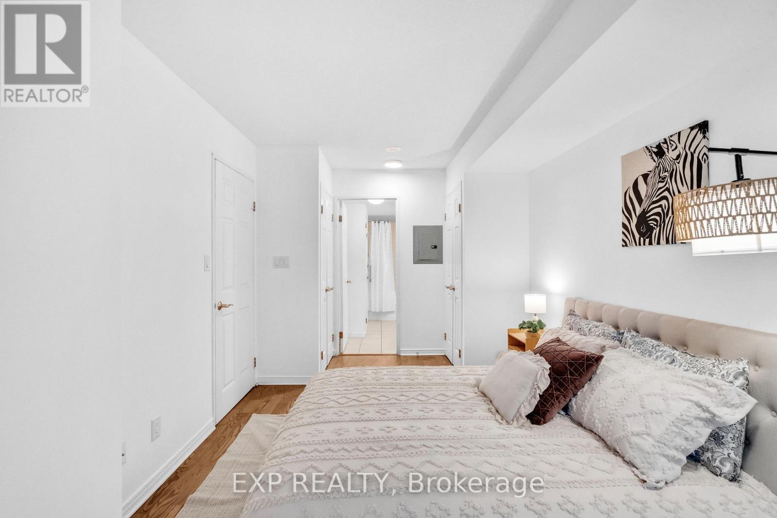 812 - 230 King Street E, Toronto, Ontario  M5A 1K5 - Photo 9 - C12390490