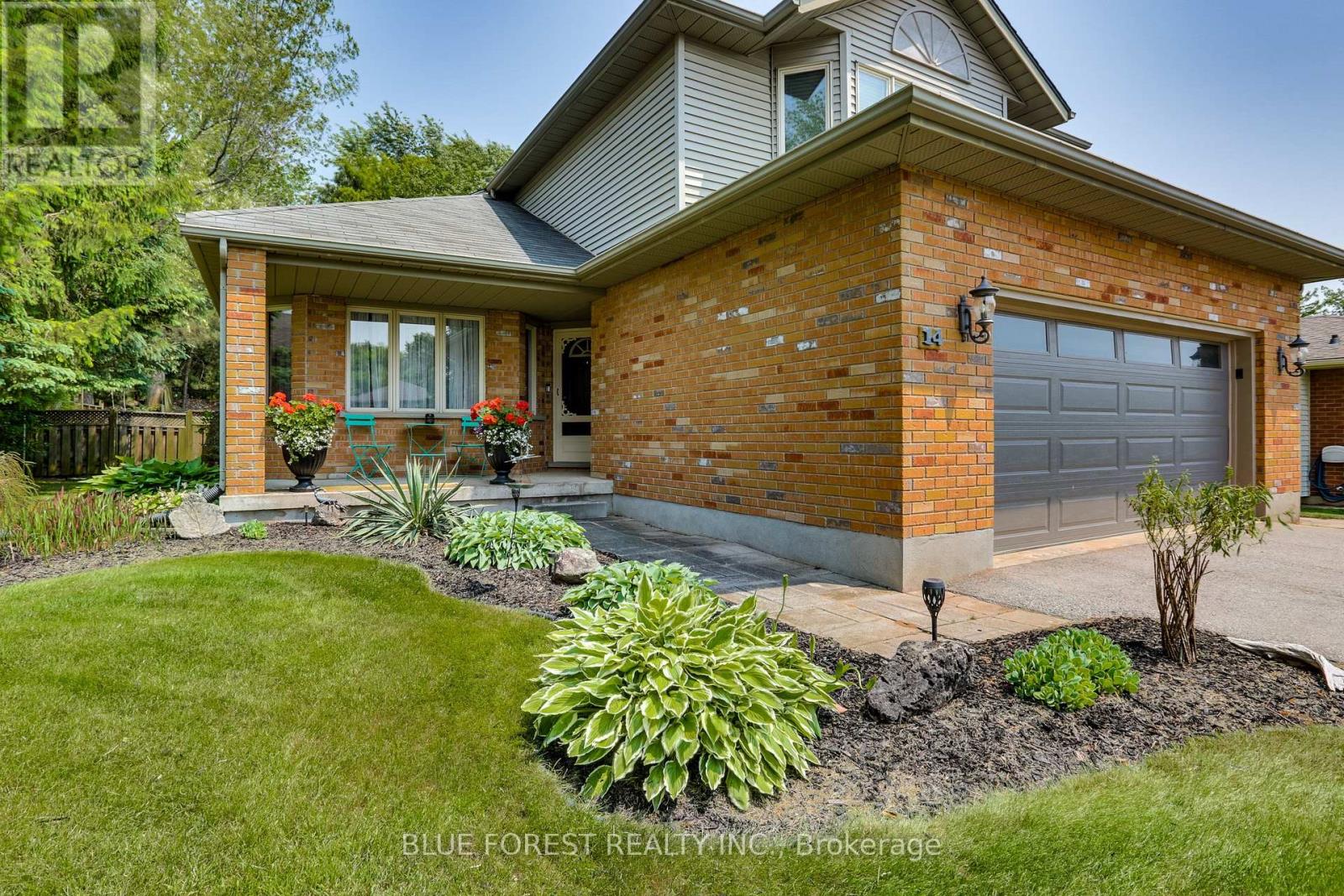 14 Eric Drive, Thames Centre, Ontario  N0L 1G1 - Photo 2 - X12390518