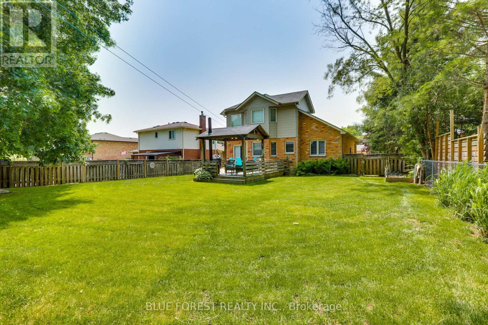 14 Eric Drive, Thames Centre, Ontario  N0L 1G1 - Photo 32 - X12390518