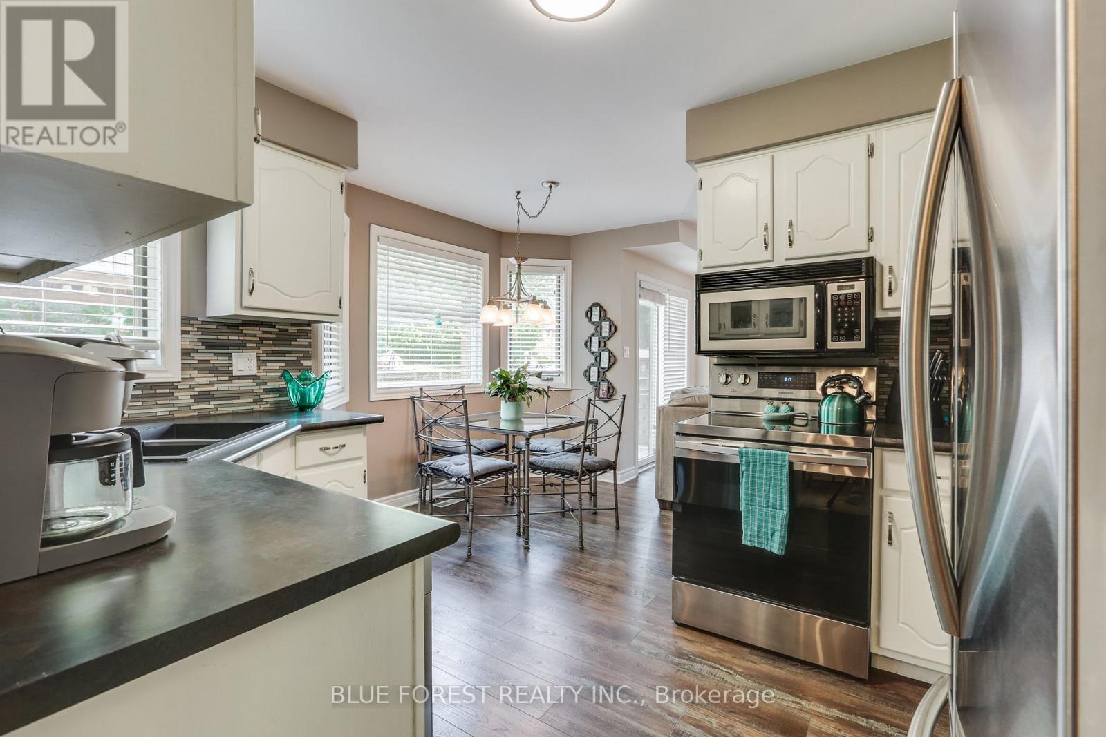 14 Eric Drive, Thames Centre, Ontario  N0L 1G1 - Photo 7 - X12390518