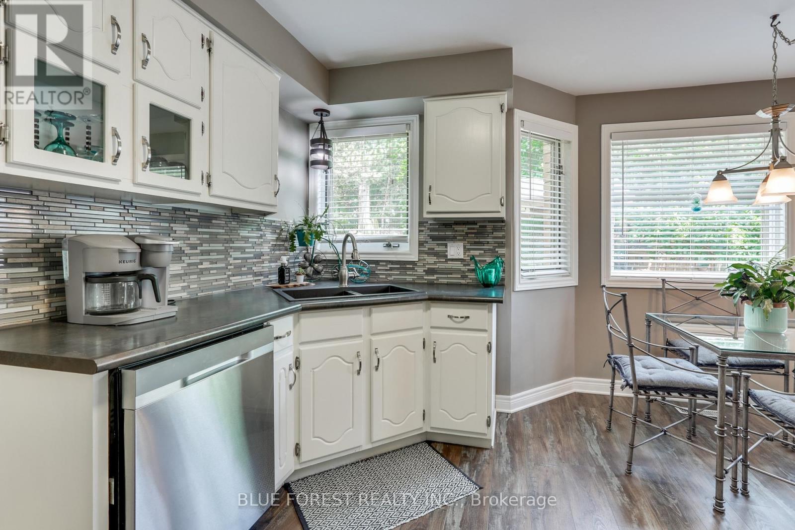 14 Eric Drive, Thames Centre, Ontario  N0L 1G1 - Photo 8 - X12390518