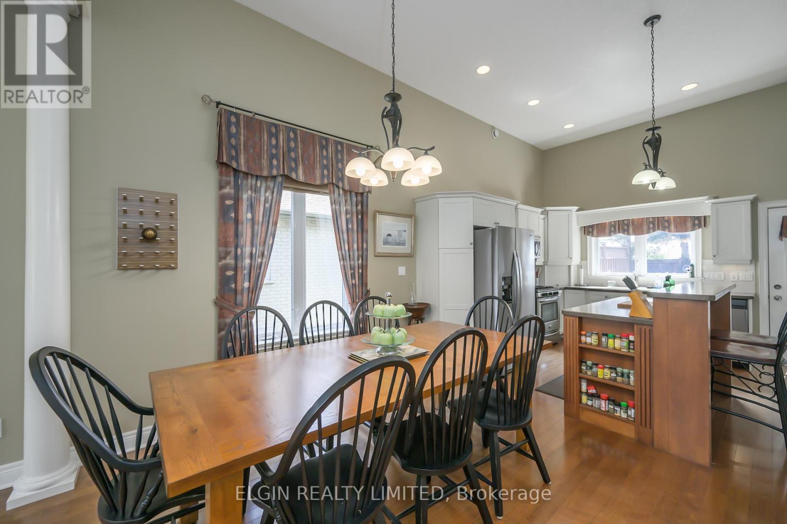 20 Beechwood Circle, St. Thomas, Ontario  N5R 6K4 - Photo 11 - X12390557