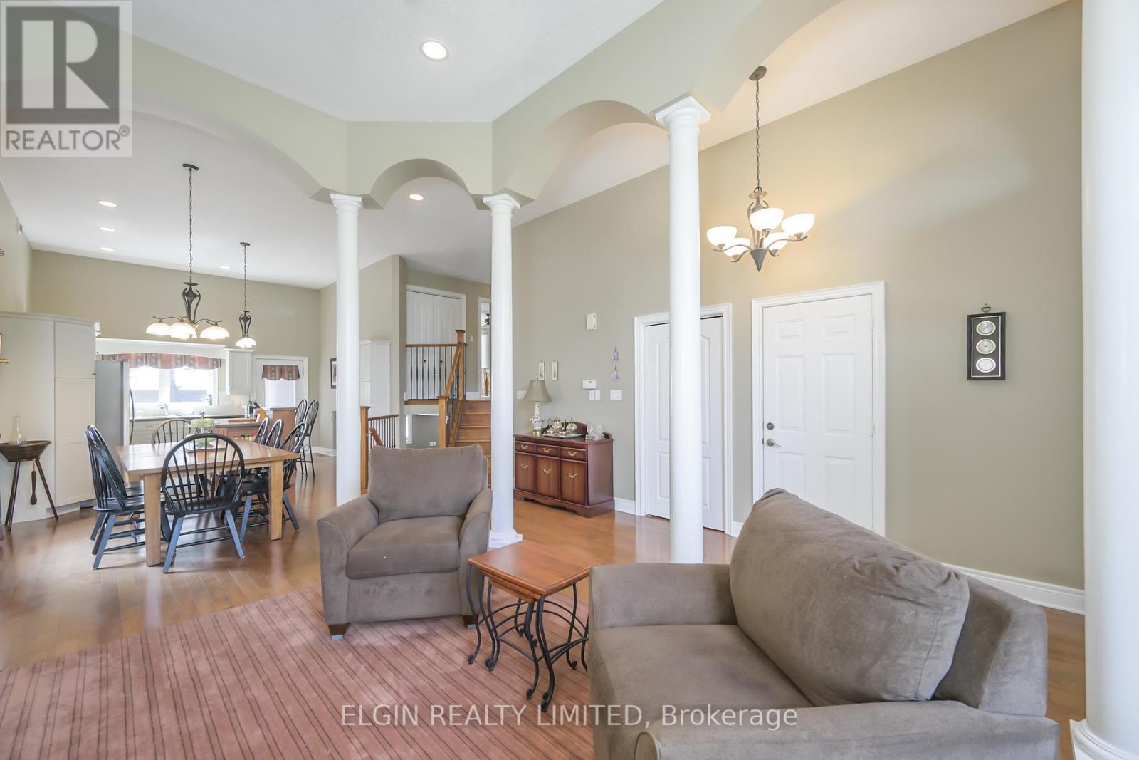 20 Beechwood Circle, St. Thomas, Ontario  N5R 6K4 - Photo 4 - X12390557