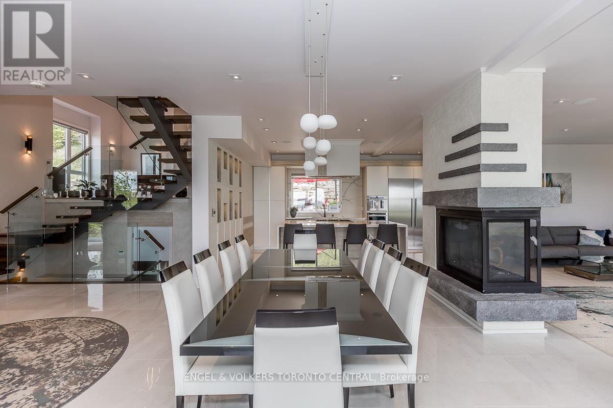 16 Valleycrest Drive, Oro-Medonte, Ontario  L0L 2L0 - Photo 11 - S12390489
