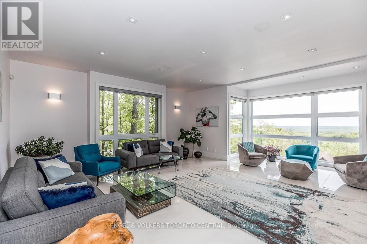 16 Valleycrest Drive, Oro-Medonte, Ontario  L0L 2L0 - Photo 16 - S12390489