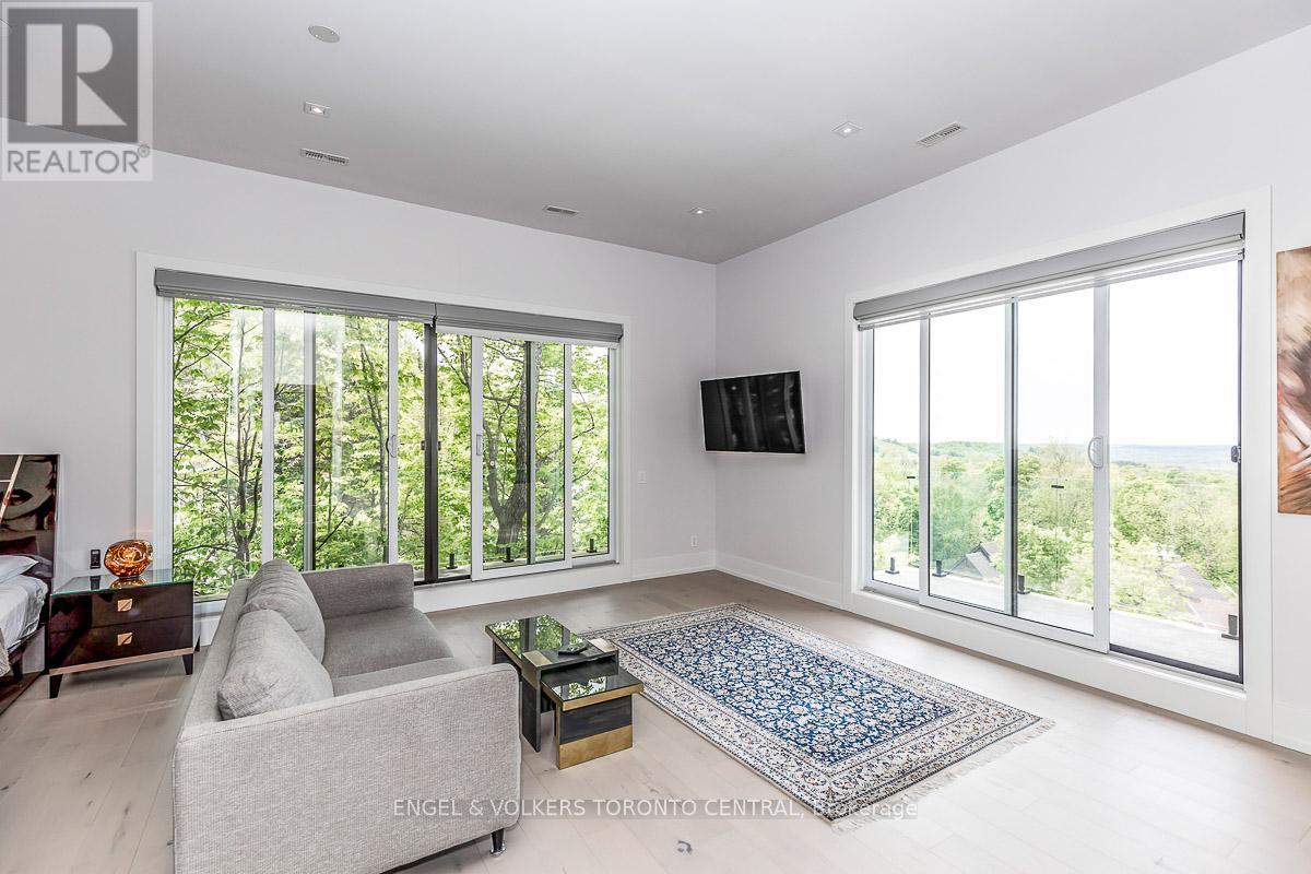16 Valleycrest Drive, Oro-Medonte, Ontario  L0L 2L0 - Photo 34 - S12390489
