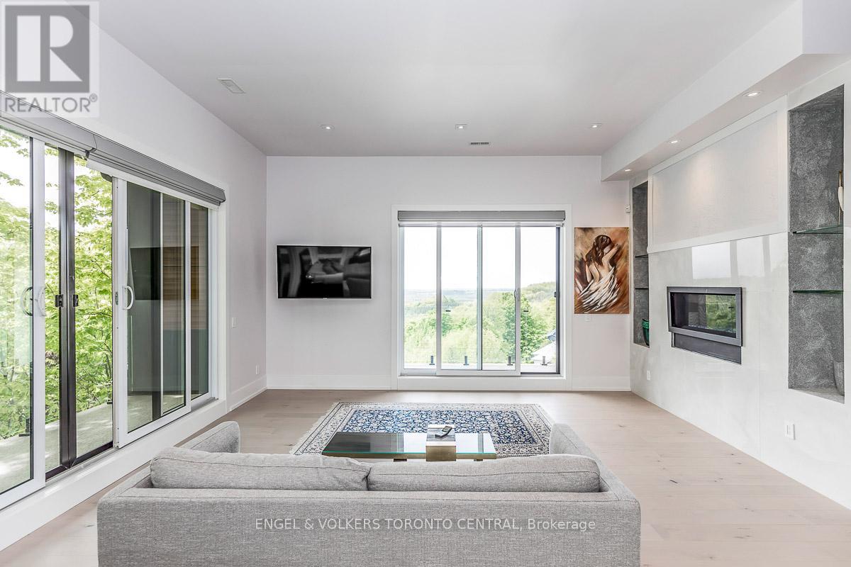 16 Valleycrest Drive, Oro-Medonte, Ontario  L0L 2L0 - Photo 37 - S12390489