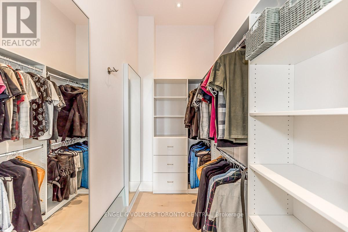 16 Valleycrest Drive, Oro-Medonte, Ontario  L0L 2L0 - Photo 44 - S12390489