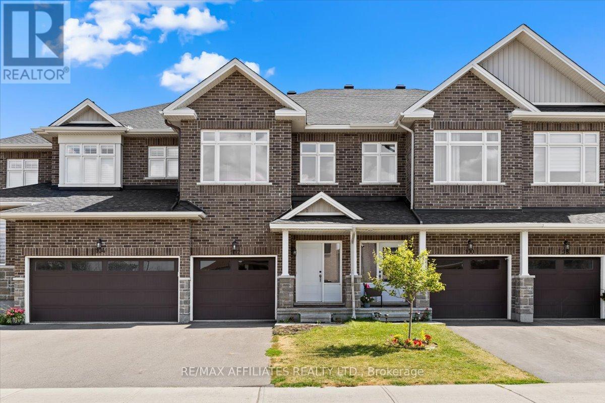 102 HURDIS WAY, Carleton Place, Ontario