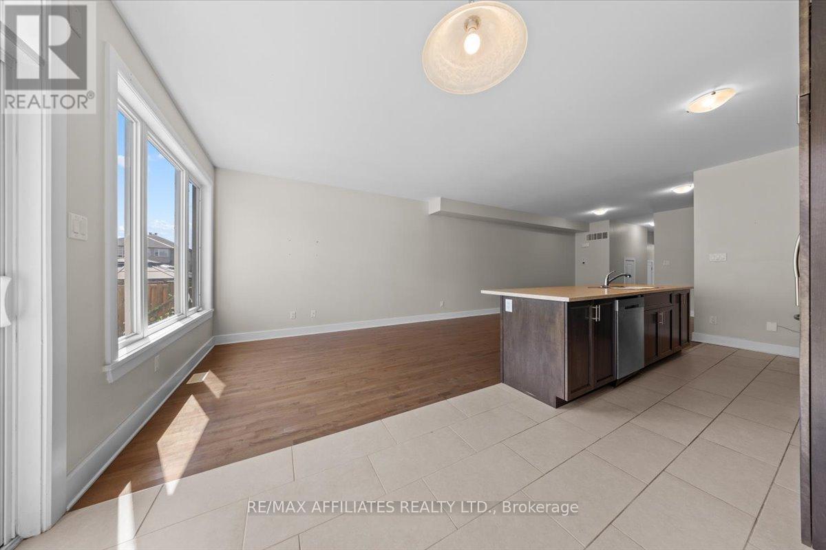 102 Hurdis Way, Carleton Place, Ontario  K7C 0L5 - Photo 14 - X12390559