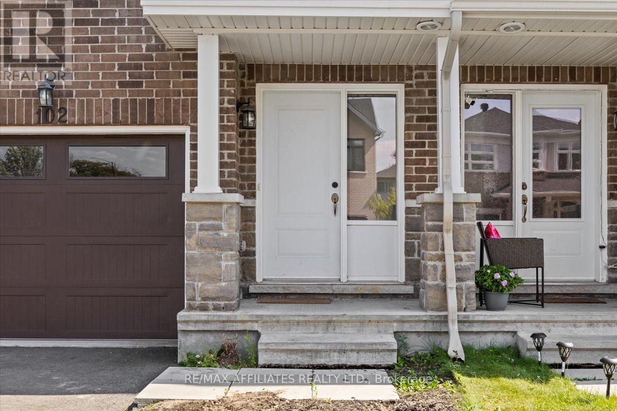 102 Hurdis Way, Carleton Place, Ontario  K7C 0L5 - Photo 2 - X12390559