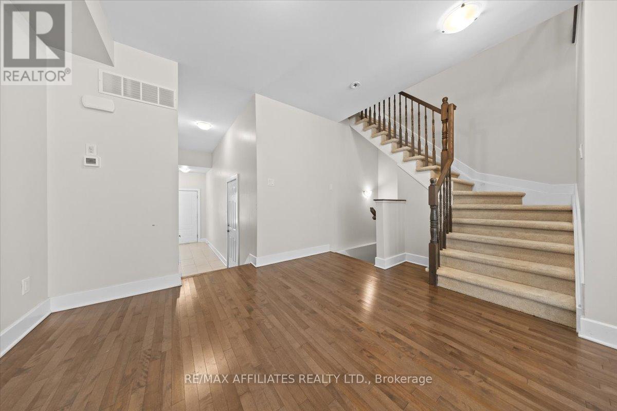 102 Hurdis Way, Carleton Place, Ontario  K7C 0L5 - Photo 5 - X12390559