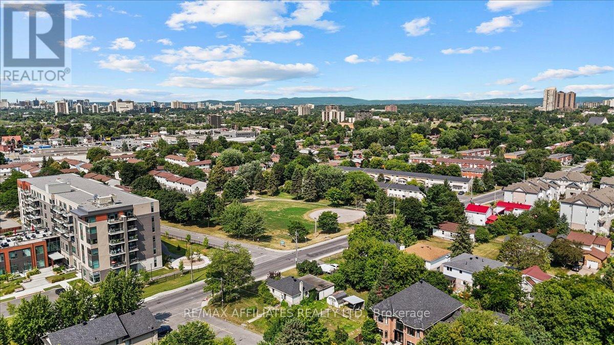 1133 Snow Street, Ottawa, Ontario  K1J 7R5 - Photo 5 - X12390568