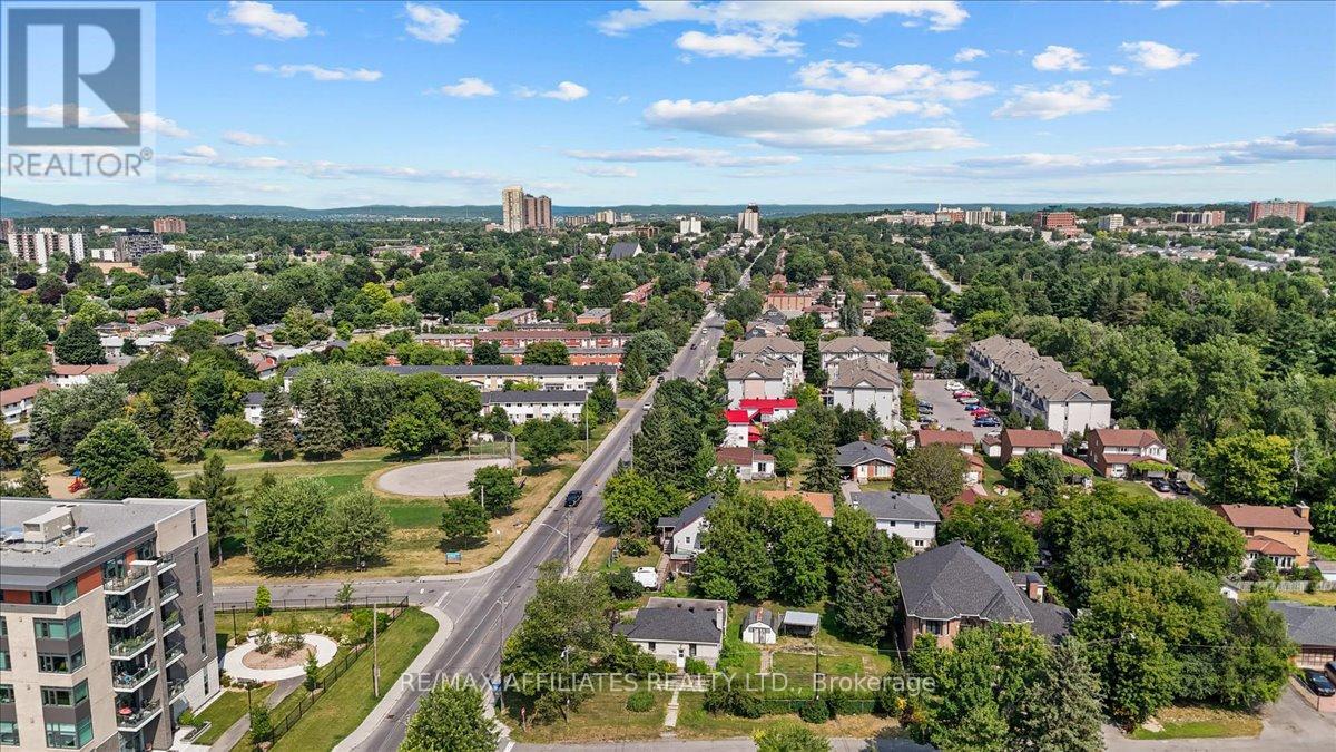 1133 Snow Street, Ottawa, Ontario  K1J 7R5 - Photo 6 - X12390568