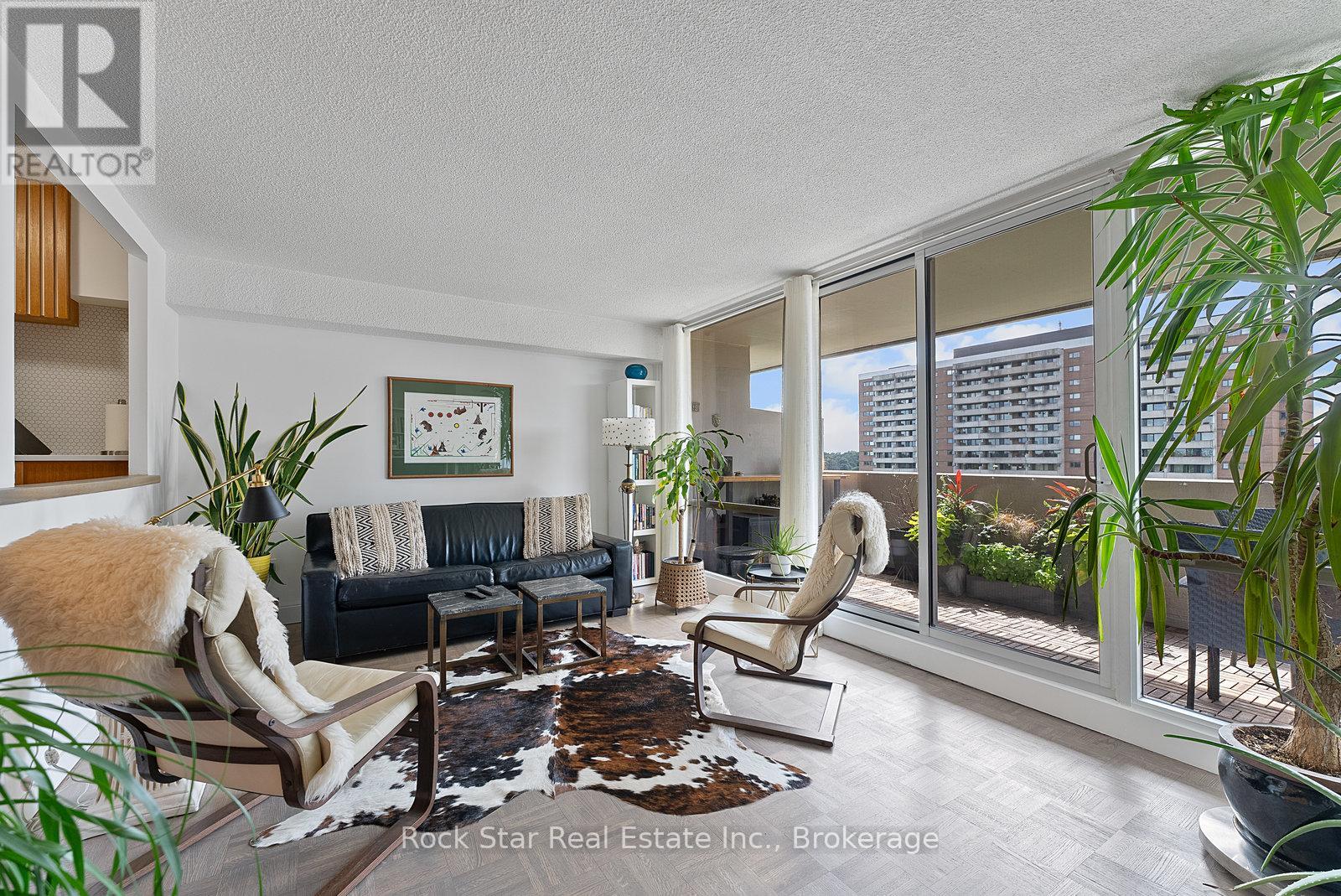 1305 - 270 Scarlett Road, Toronto, Ontario  M6N 4X7 - Photo 13 - W12390589