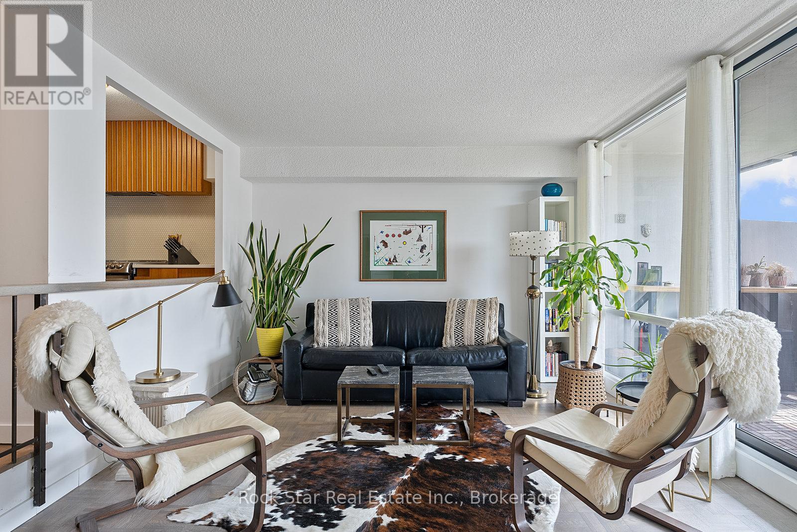 1305 - 270 Scarlett Road, Toronto, Ontario  M6N 4X7 - Photo 14 - W12390589