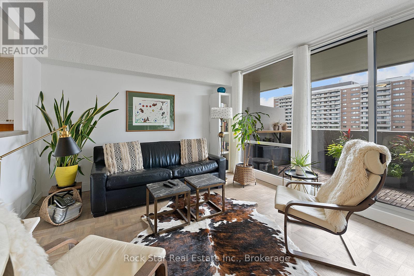 1305 - 270 Scarlett Road, Toronto, Ontario  M6N 4X7 - Photo 15 - W12390589