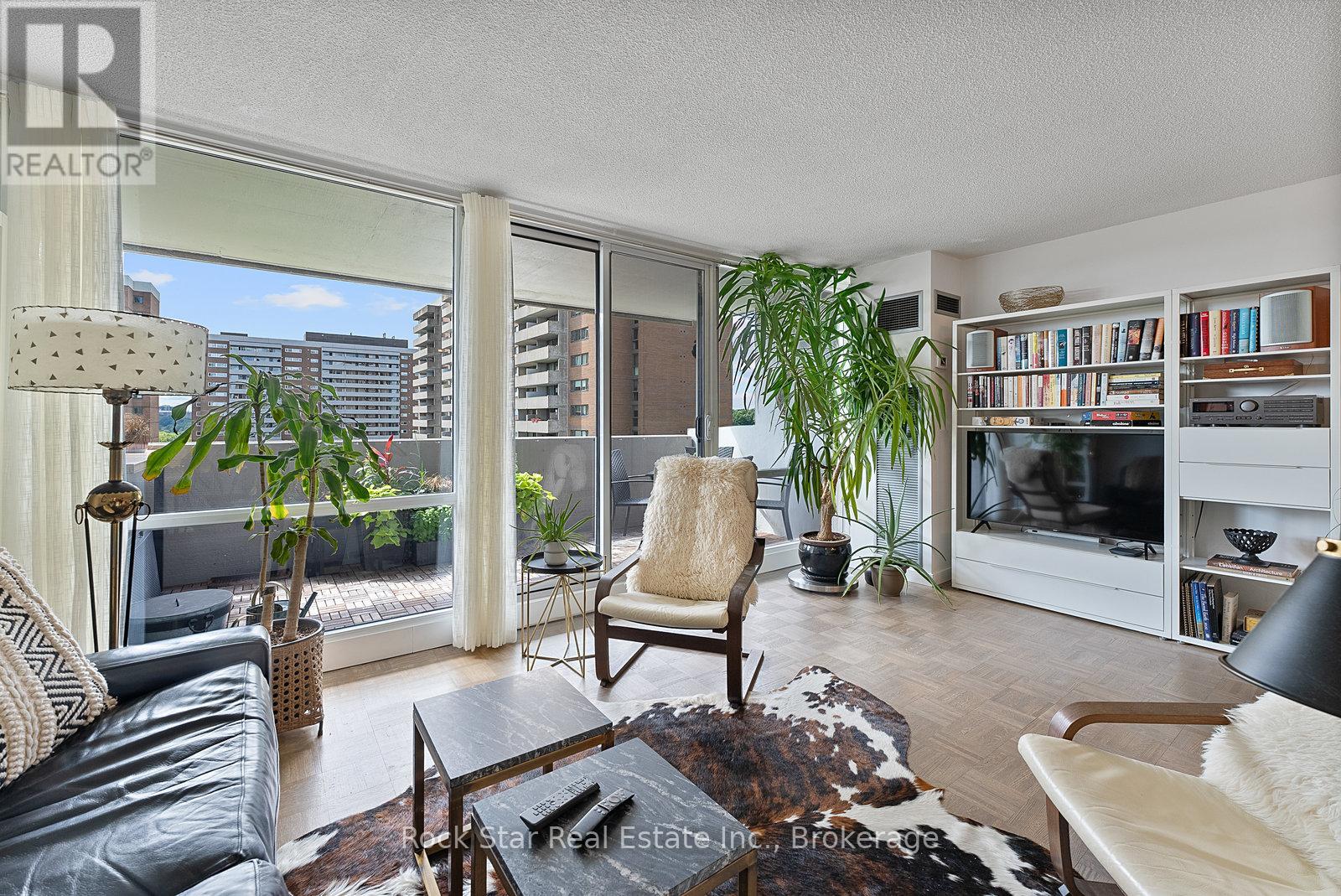 1305 - 270 Scarlett Road, Toronto, Ontario  M6N 4X7 - Photo 16 - W12390589