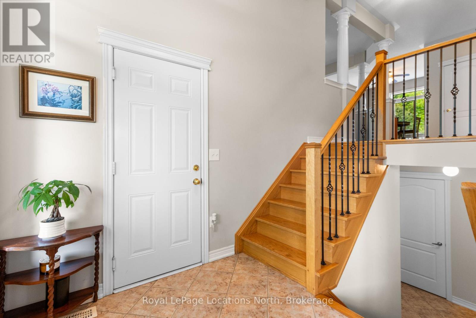 8 Broadpoint Street, Wasaga Beach, Ontario  L9Z 3B8 - Photo 4 - S12390535