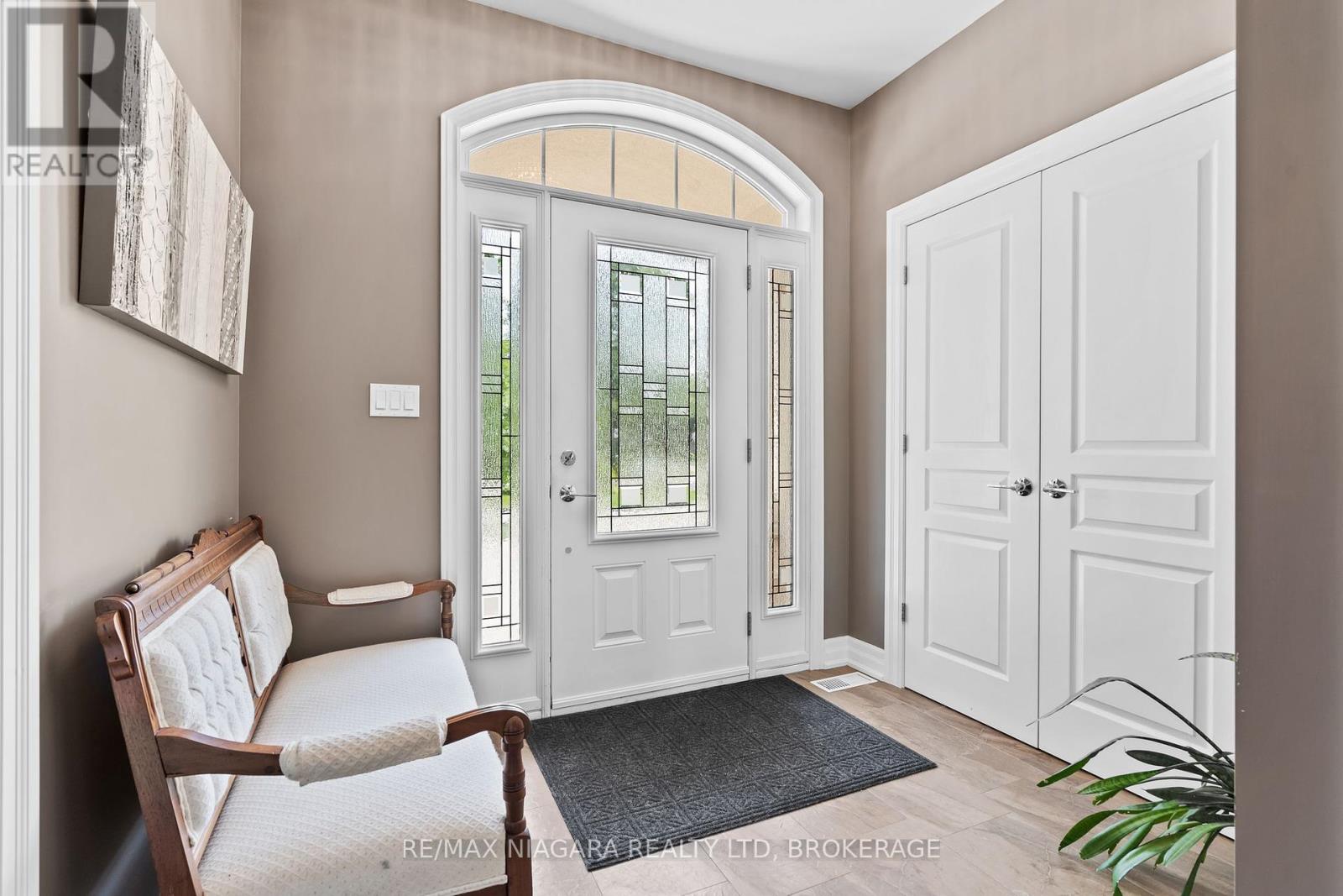 7 Parklane Crescent, St. Catharines, Ontario  L2T 3T9 - Photo 7 - X12390597