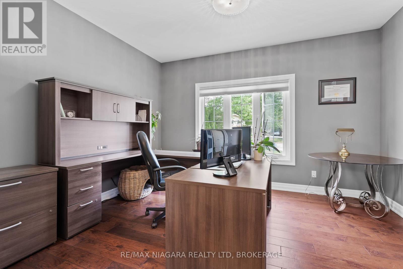 7 Parklane Crescent, St. Catharines, Ontario  L2T 3T9 - Photo 8 - X12390597