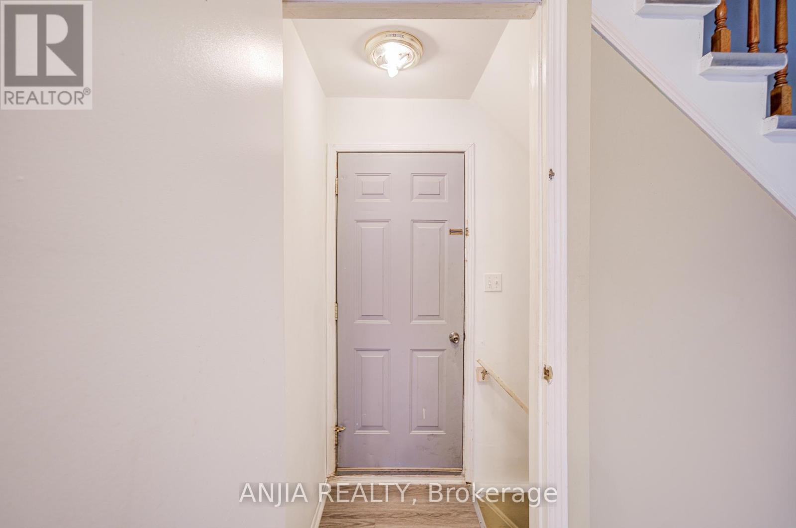 550 Bluesky Crescent, Mississauga (Hurontario), Ontario  L5R 2S2 - Photo 24 - W12390496
