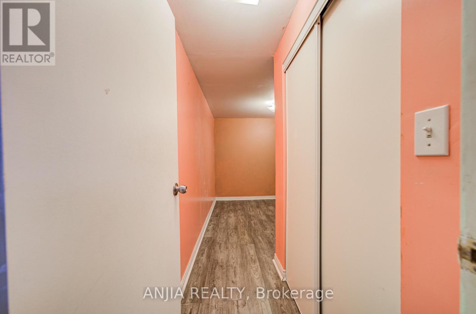 550 Bluesky Crescent, Mississauga (Hurontario), Ontario  L5R 2S2 - Photo 29 - W12390496