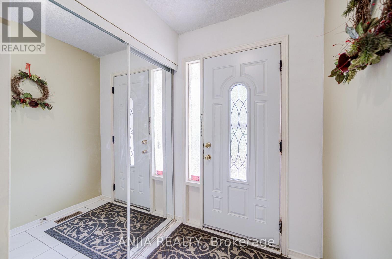 Property at 550 BLUESKY CRESCENT image 3
