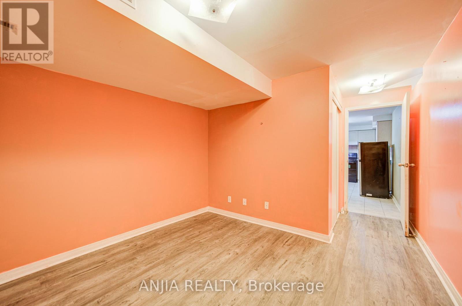 550 Bluesky Crescent, Mississauga (Hurontario), Ontario  L5R 2S2 - Photo 30 - W12390496