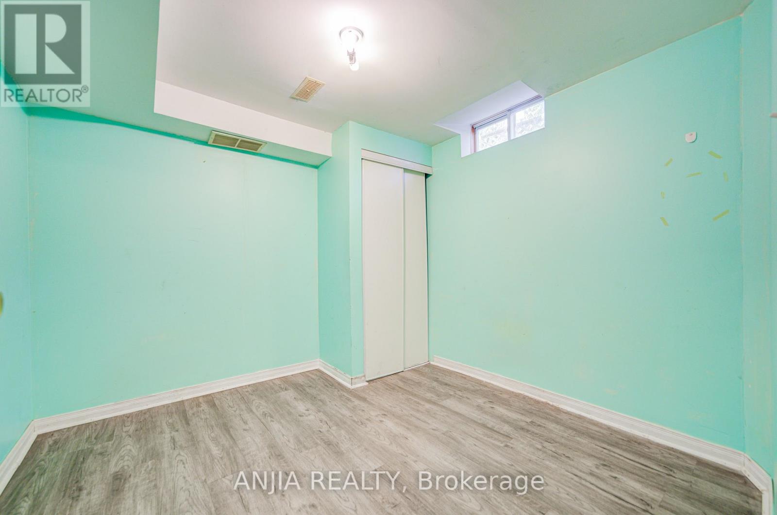 550 Bluesky Crescent, Mississauga (Hurontario), Ontario  L5R 2S2 - Photo 34 - W12390496