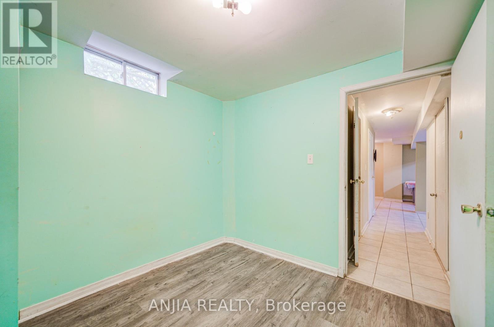550 Bluesky Crescent, Mississauga (Hurontario), Ontario  L5R 2S2 - Photo 35 - W12390496