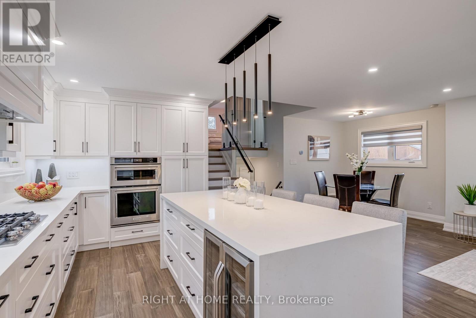 260 Louis Drive, Mississauga, Ontario  L5B 1Y9 - Photo 16 - W12390502