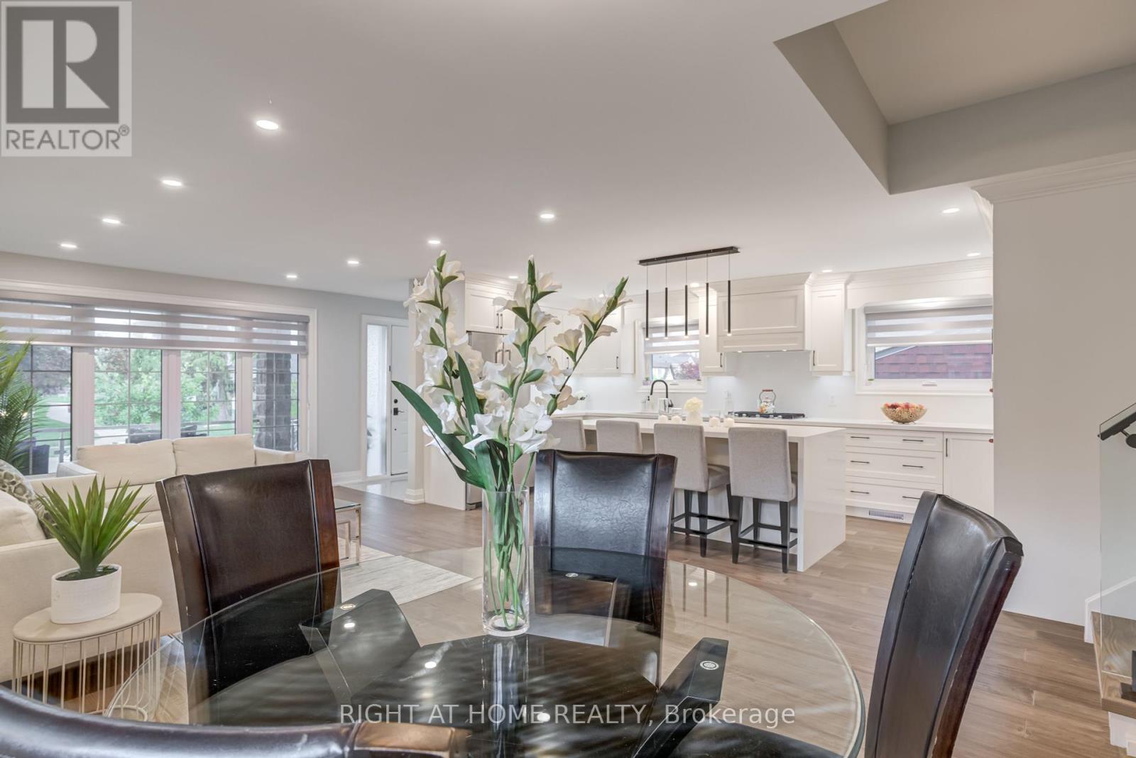 260 Louis Drive, Mississauga, Ontario  L5B 1Y9 - Photo 18 - W12390502