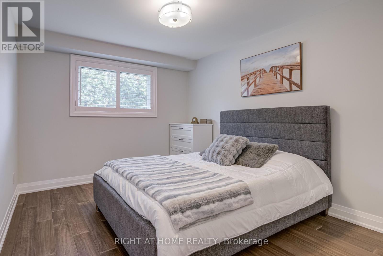 260 Louis Drive, Mississauga, Ontario  L5B 1Y9 - Photo 30 - W12390502
