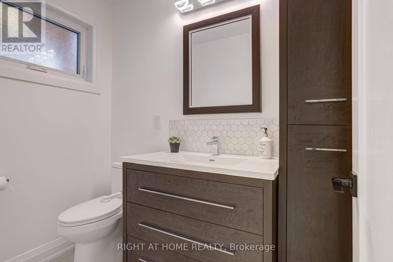 260 Louis Drive, Mississauga, Ontario  L5B 1Y9 - Photo 31 - W12390502