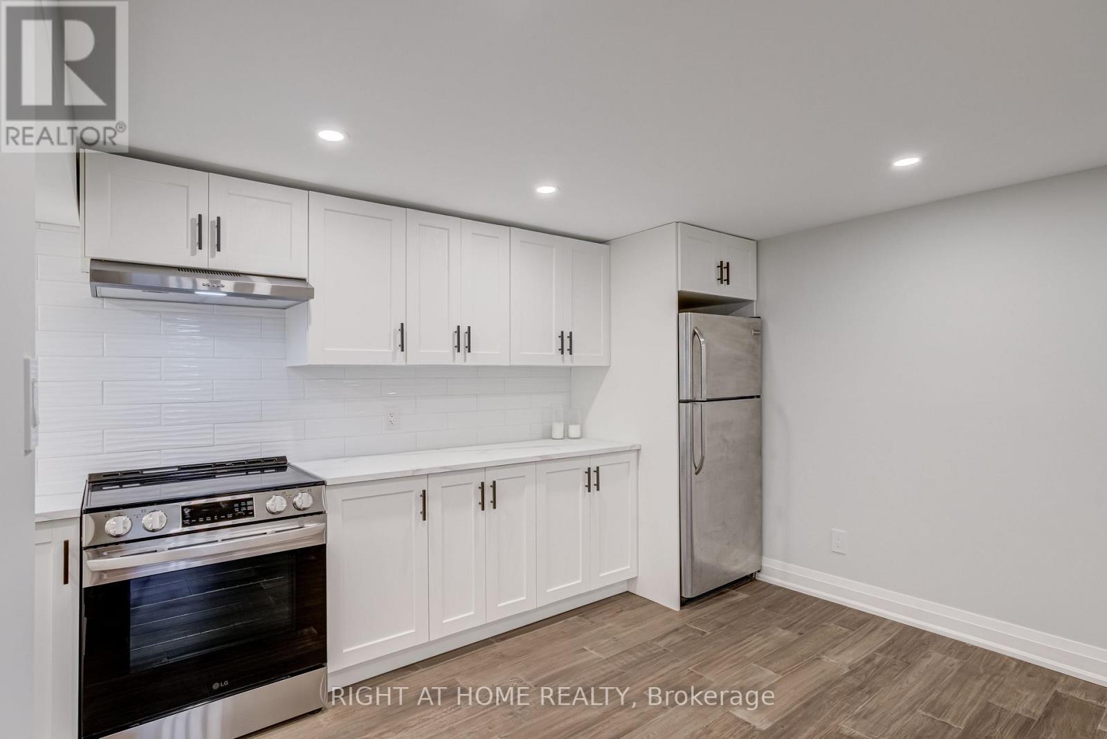 260 Louis Drive, Mississauga, Ontario  L5B 1Y9 - Photo 34 - W12390502