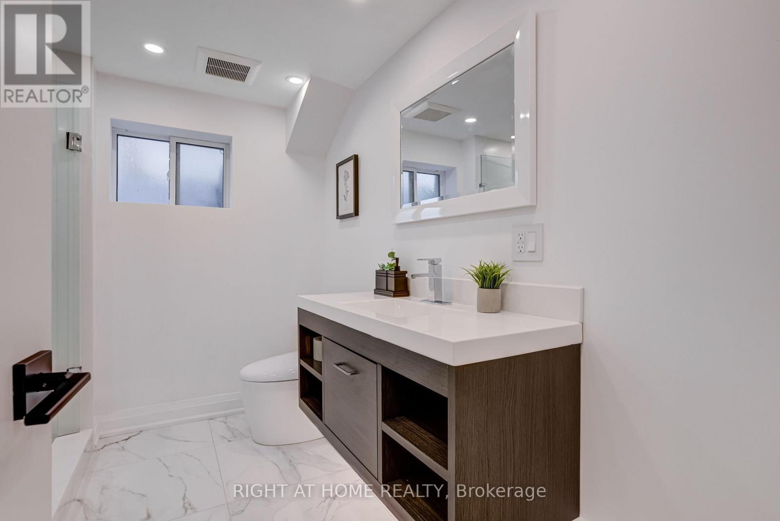 260 Louis Drive, Mississauga, Ontario  L5B 1Y9 - Photo 36 - W12390502