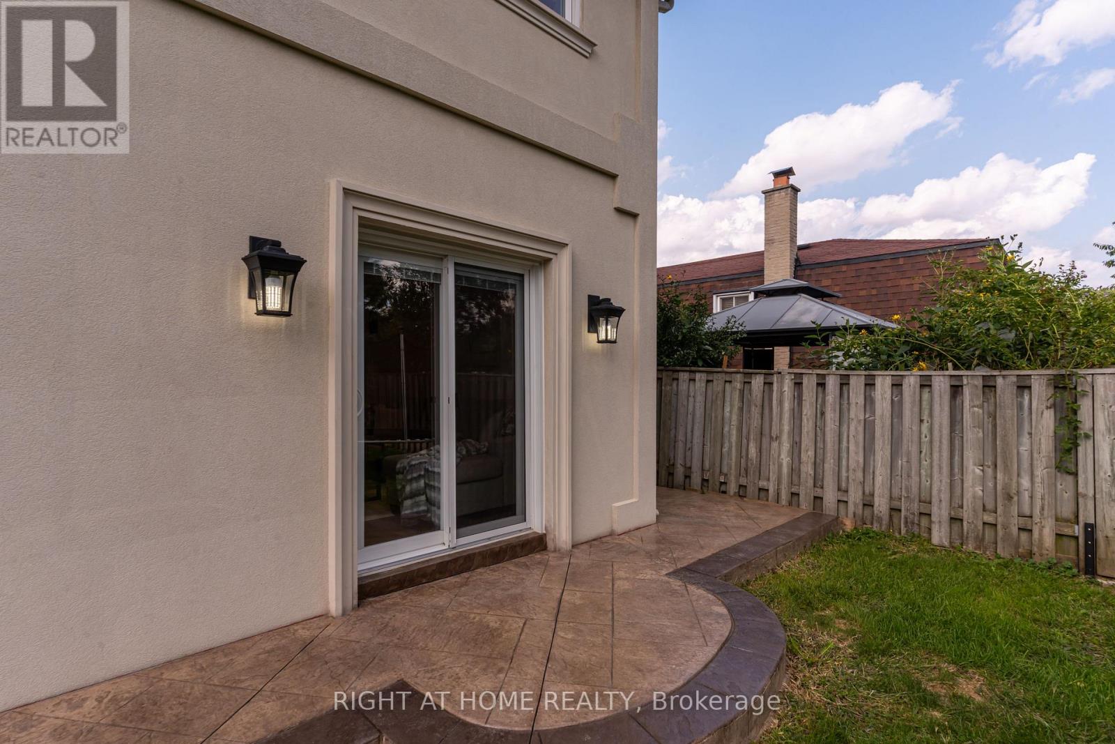 260 Louis Drive, Mississauga, Ontario  L5B 1Y9 - Photo 48 - W12390502