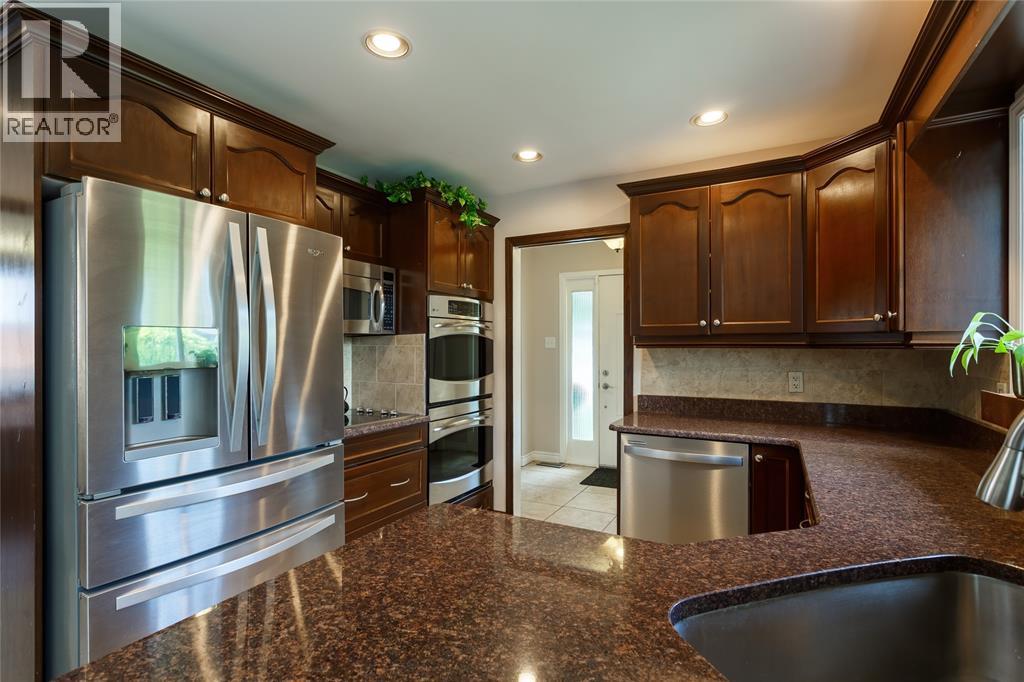 70 Ashby Crescent, Sarnia, Ontario  N7S 4L6 - Photo 12 - 25022787