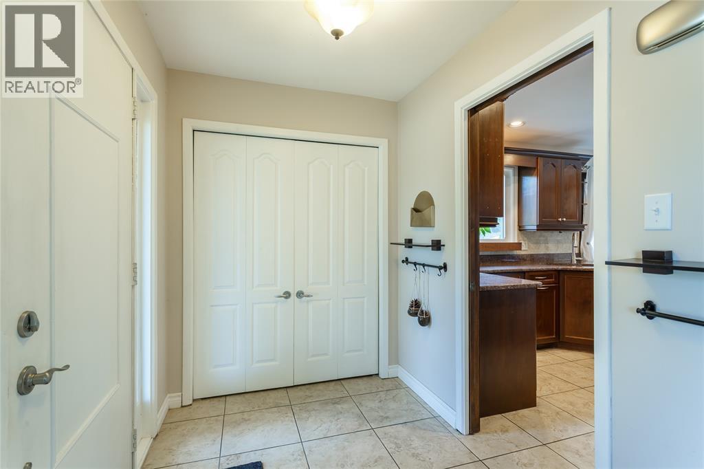 70 Ashby Crescent, Sarnia, Ontario  N7S 4L6 - Photo 8 - 25022787