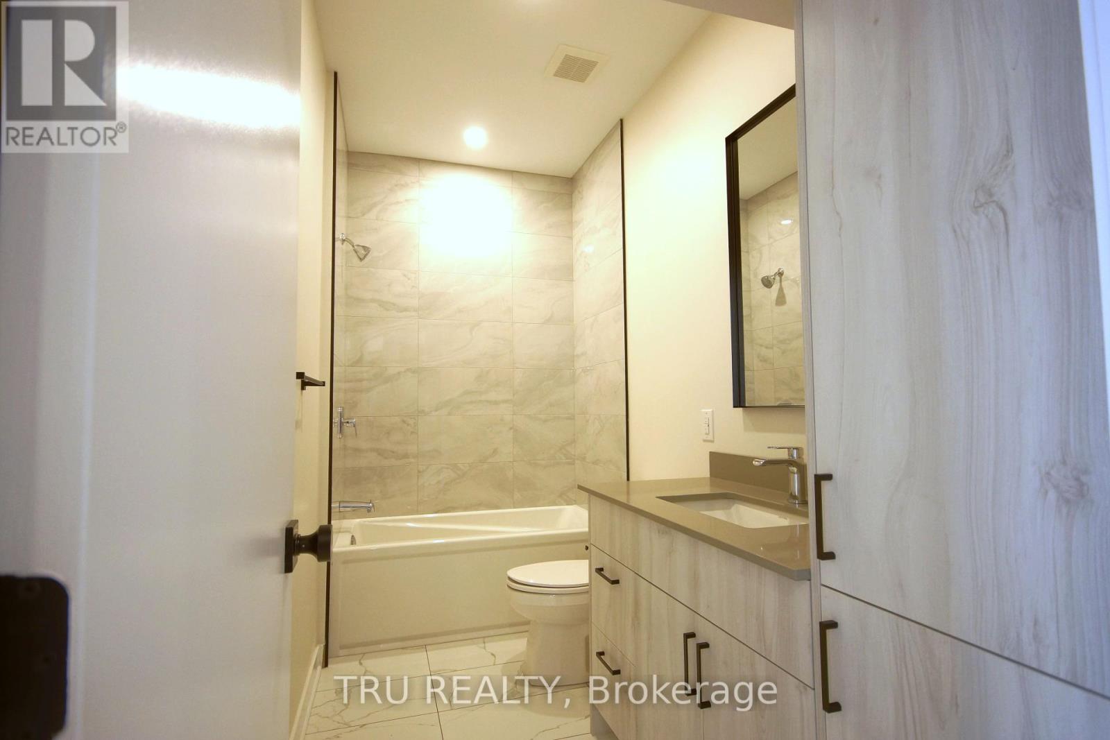 1353b Gosset Street N, Ottawa, Ontario  K1B 3P6 - Photo 12 - X12237060